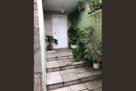 Casa à venda com 153m², 3 quartos e 2 vagasEntrada