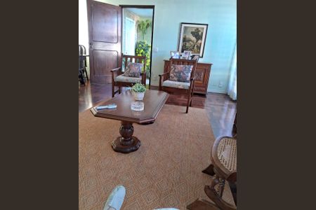 Casa à venda com 153m², 3 quartos e 2 vagasSala