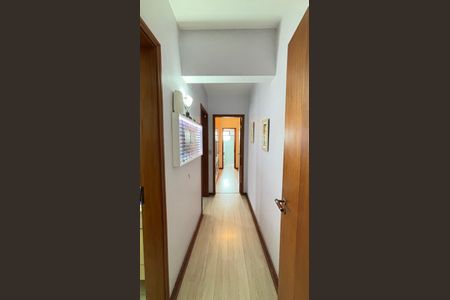 Apartamento à venda com 98m², 2 quartos e 2 vagasCorredor