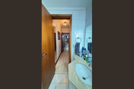 Apartamento à venda com 98m², 2 quartos e 2 vagasBanheiro da Suíte