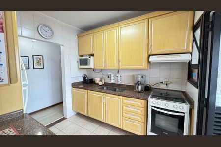 Apartamento à venda com 98m², 2 quartos e 2 vagasCozinha