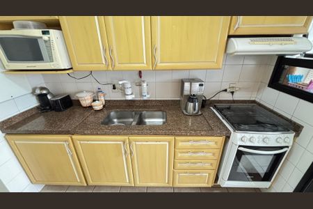 Apartamento à venda com 98m², 2 quartos e 2 vagasCozinha