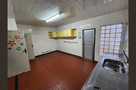 Casa à venda com 382m², 4 quartos e 2 vagas Casa à venda com 382m², 4 quartos e 2 vagasCozinha