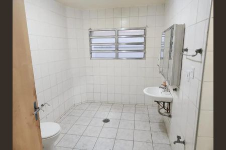 Casa à venda com 382m², 4 quartos e 2 vagas Casa à venda com 382m², 4 quartos e 2 vagasBanheiro