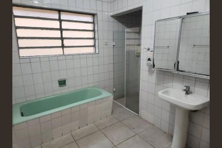 Casa à venda com 382m², 4 quartos e 2 vagas Casa à venda com 382m², 4 quartos e 2 vagasBanheiro
