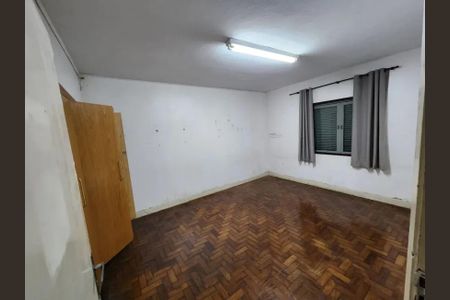 Casa à venda com 382m², 4 quartos e 2 vagas Casa à venda com 382m², 4 quartos e 2 vagasQuarto