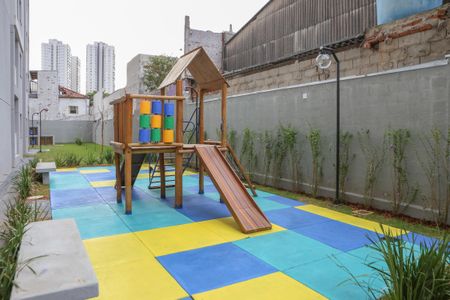 Apartamento à venda com 43m², 2 quartos e sem vaga Apartamento à venda com 43m², 2 quartos e sem vagaÁrea comum - Playground