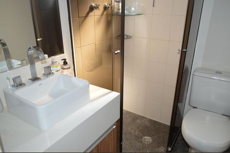 Apartamento à venda com 72m², 2 quartos e 2 vagasBanheiro da Suíte