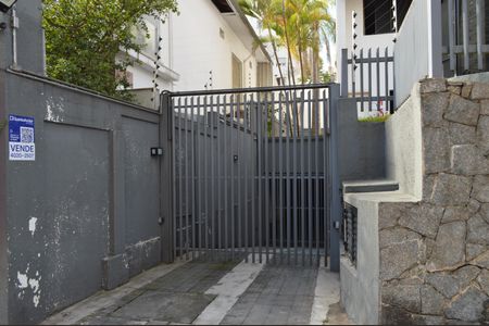 Apartamento à venda com 72m², 2 quartos e 2 vagasFachada + Plaquinha