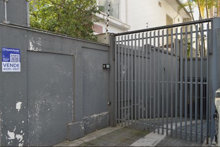 Apartamento à venda com 72m², 2 quartos e 2 vagasFachada + Plaquinha