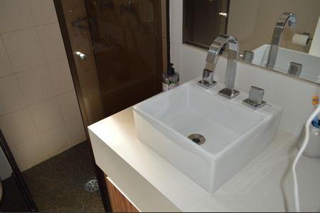 Apartamento à venda com 72m², 2 quartos e 2 vagasBanheiro