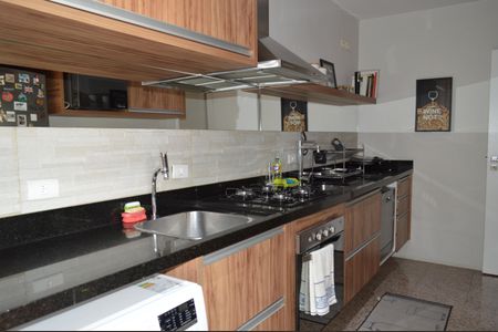 Apartamento à venda com 72m², 2 quartos e 2 vagasCozinha e Área de Serviço