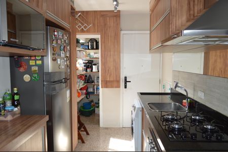 Apartamento à venda com 72m², 2 quartos e 2 vagasCozinha e Área de Serviço