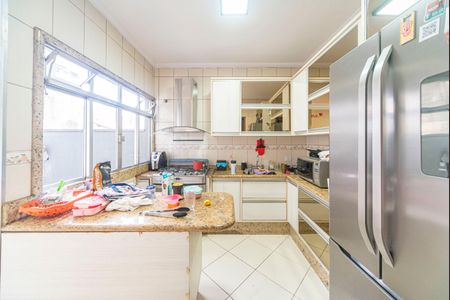 Casa à venda com 225m², 2 quartos e 4 vagas Casa à venda com 225m², 2 quartos e 4 vagasCozinha