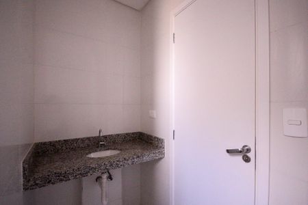 Apartamento à venda com 38m², 2 quartos e sem vaga Apartamento à venda com 38m², 2 quartos e sem vagaBanheiro