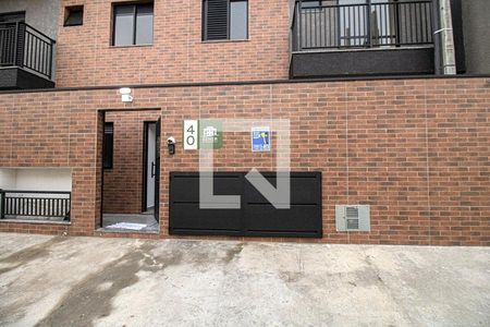 Apartamento à venda com 38m², 2 quartos e sem vaga Apartamento à venda com 38m², 2 quartos e sem vagaFachada + Placa