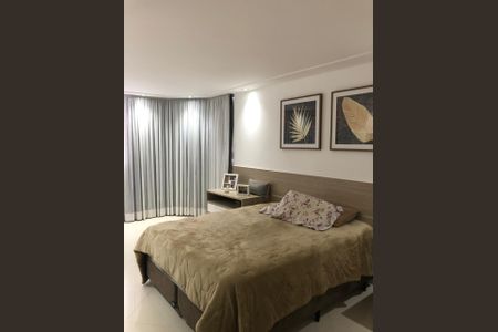 Casa de condomínio à venda com 240m², 3 quartos e 3 vagas