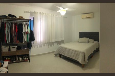 Casa de condomínio à venda com 240m², 3 quartos e 3 vagas