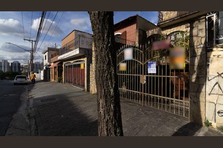 Casa à venda com 209m², 4 quartos e 3 vagas Casa à venda com 209m², 4 quartos e 3 vagasFachada e plaquinha