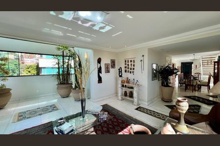 Apartamento à venda com 292m², 4 quartos e 4 vagas Apartamento à venda com 292m², 4 quartos e 4 vagasSala