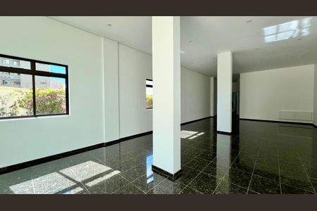 Apartamento à venda com 292m², 4 quartos e 4 vagas Apartamento à venda com 292m², 4 quartos e 4 vagasÁrea comum - Salão de festas