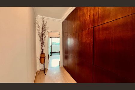 Apartamento à venda com 292m², 4 quartos e 4 vagas Apartamento à venda com 292m², 4 quartos e 4 vagasQuarto 4