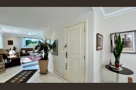 Apartamento à venda com 292m², 4 quartos e 4 vagas Apartamento à venda com 292m², 4 quartos e 4 vagasSala