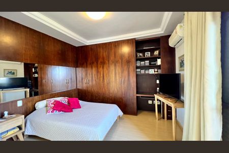 Apartamento à venda com 292m², 4 quartos e 4 vagas Apartamento à venda com 292m², 4 quartos e 4 vagasQuarto 2
