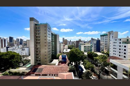 Apartamento à venda com 292m², 4 quartos e 4 vagas Apartamento à venda com 292m², 4 quartos e 4 vagasVista
