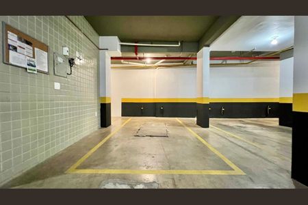 Apartamento à venda com 292m², 4 quartos e 4 vagas Apartamento à venda com 292m², 4 quartos e 4 vagasGaragem