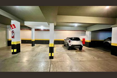 Apartamento à venda com 292m², 4 quartos e 4 vagas Apartamento à venda com 292m², 4 quartos e 4 vagasGaragem