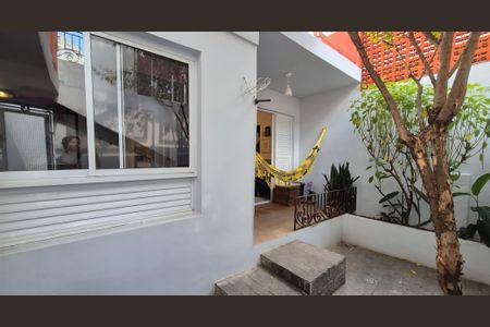 Casa para alugar com 200m², 2 quartos e 1 vaga Casa para alugar com 200m², 2 quartos e 1 vagaQuintal casa 2