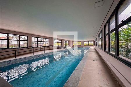 Apartamento à venda com 125m², 3 quartos e 3 vagas Apartamento à venda com 125m², 3 quartos e 3 vagasÁrea comum - Piscina