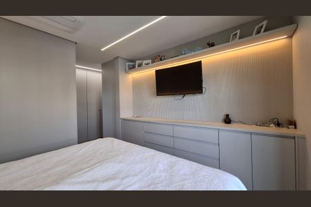 Apartamento à venda com 125m², 3 quartos e 3 vagas Apartamento à venda com 125m², 3 quartos e 3 vagasSuíte