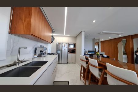 Apartamento à venda com 125m², 3 quartos e 3 vagas Apartamento à venda com 125m², 3 quartos e 3 vagasCozinha