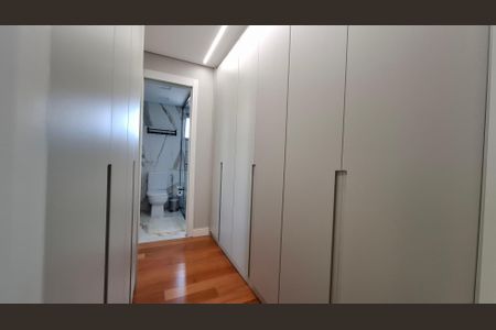 Apartamento à venda com 125m², 3 quartos e 3 vagas Apartamento à venda com 125m², 3 quartos e 3 vagasSuíte