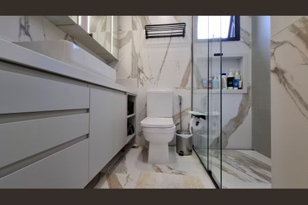 Apartamento à venda com 125m², 3 quartos e 3 vagas Apartamento à venda com 125m², 3 quartos e 3 vagasBanheiro da Suíte