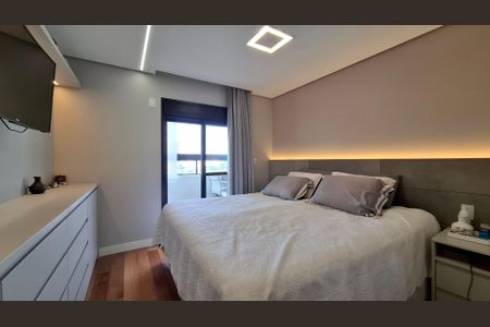 Apartamento à venda com 125m², 3 quartos e 3 vagas Apartamento à venda com 125m², 3 quartos e 3 vagasSuíte