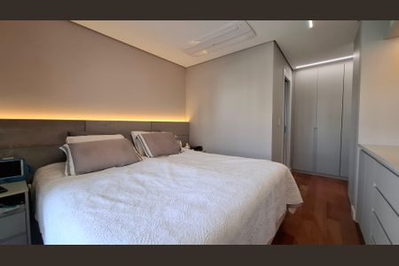 Apartamento à venda com 125m², 3 quartos e 3 vagas Apartamento à venda com 125m², 3 quartos e 3 vagasSuíte