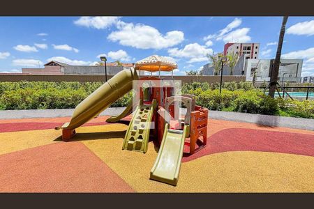 Apartamento à venda com 125m², 3 quartos e 3 vagas Apartamento à venda com 125m², 3 quartos e 3 vagasÁrea comum - Playground