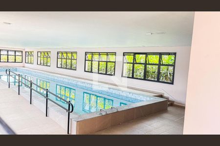 Apartamento à venda com 125m², 3 quartos e 3 vagas Apartamento à venda com 125m², 3 quartos e 3 vagasÁrea comum - Piscina