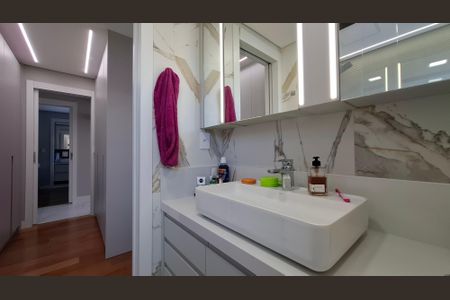 Apartamento à venda com 125m², 3 quartos e 3 vagas Apartamento à venda com 125m², 3 quartos e 3 vagasBanheiro da Suíte