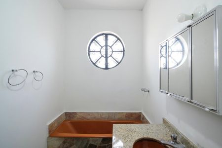 Casa à venda com 200m², 4 quartos e 3 vagasBanheiro da suíte