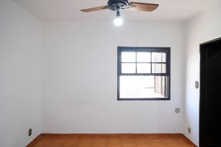 Casa à venda com 200m², 4 quartos e 3 vagasSuíte