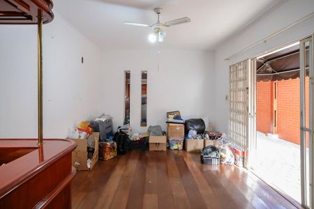 Casa à venda com 200m², 4 quartos e 3 vagasSala