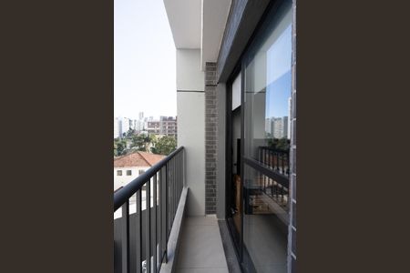 Apartamento à venda com 27m², 1 quarto e sem vaga Apartamento à venda com 27m², 1 quarto e sem vagaSacada/Sala