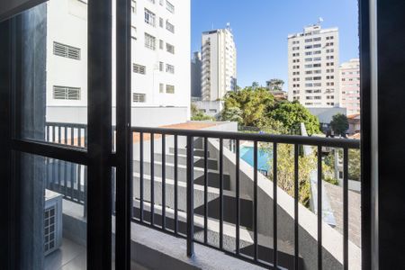 Apartamento à venda com 27m², 1 quarto e sem vaga Apartamento à venda com 27m², 1 quarto e sem vagaSacada/Sala