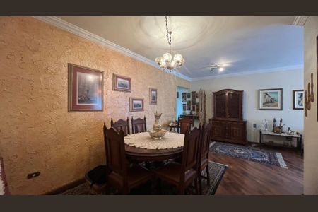 Apartamento à venda com 135m², 3 quartos e 1 vaga Apartamento à venda com 135m², 3 quartos e 1 vagaSala de Jantar