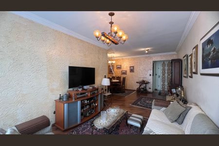 Apartamento à venda com 135m², 3 quartos e 1 vaga Apartamento à venda com 135m², 3 quartos e 1 vagaSala de TV