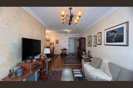 Apartamento à venda com 135m², 3 quartos e 1 vaga Apartamento à venda com 135m², 3 quartos e 1 vagaSala de TV